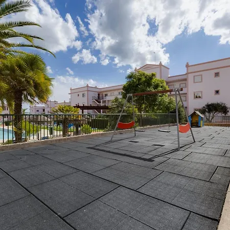 Beachside Oasis With Pool Appartement Luz
