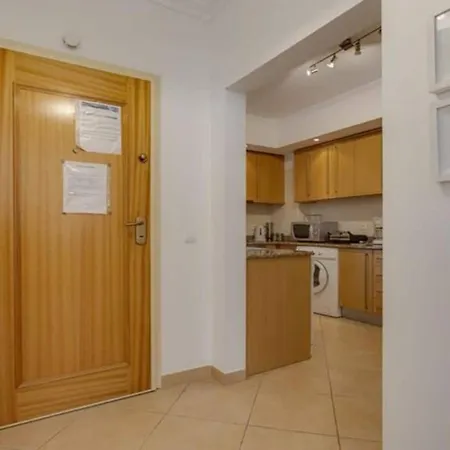 Apartman Beachside Oasis With Pool *