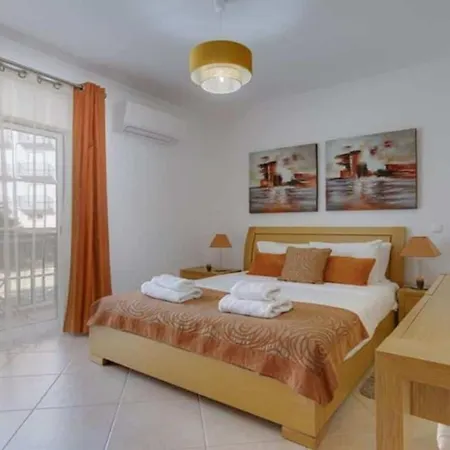 Beachside Oasis With Pool Luz