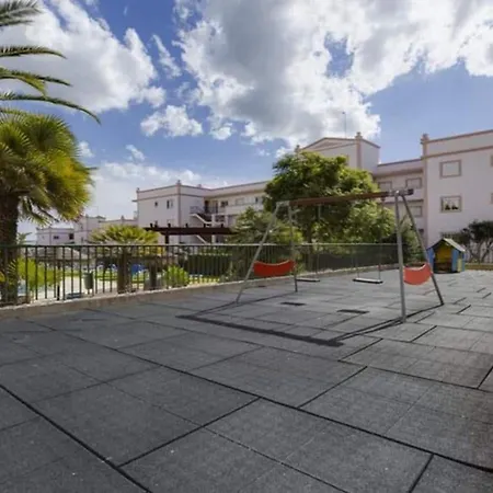 Apartman Beachside Oasis With Pool Luz