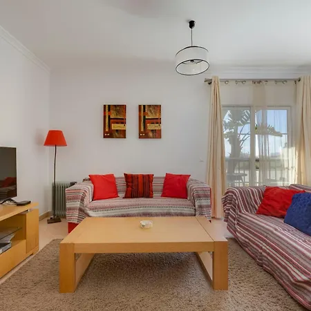 Beachside Oasis With Pool Senhora da Luz