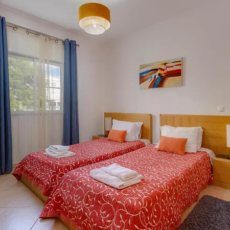 Daire Beachside Oasis With Pool Luz