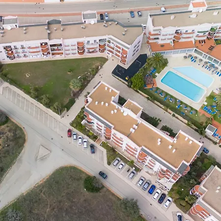 Daire Beachside Oasis With Pool Luz