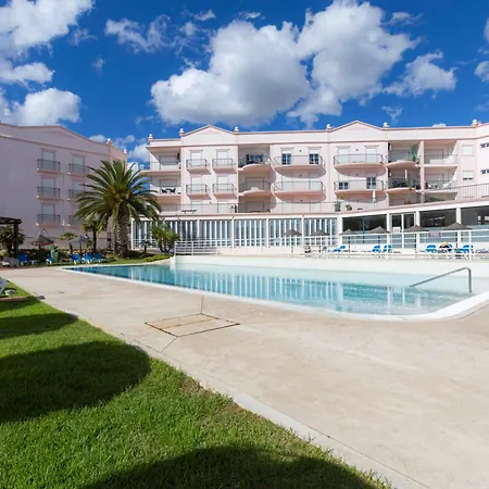 Beachside Oasis With Pool Senhora da Luz