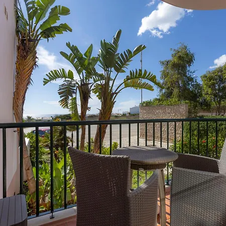 Beachside Oasis With Pool * Luz