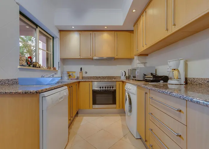 Apartamento Beachside Oasis With Pool Luz