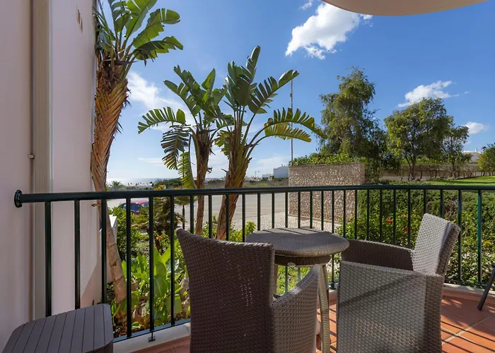 Beachside Oasis With Pool * Senhora da Luz