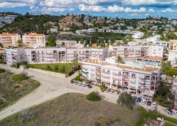 Beachside Oasis With Pool 아파트 *