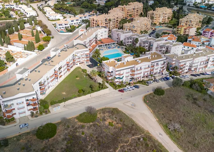 아파트 Beachside Oasis With Pool Senhora da Luz